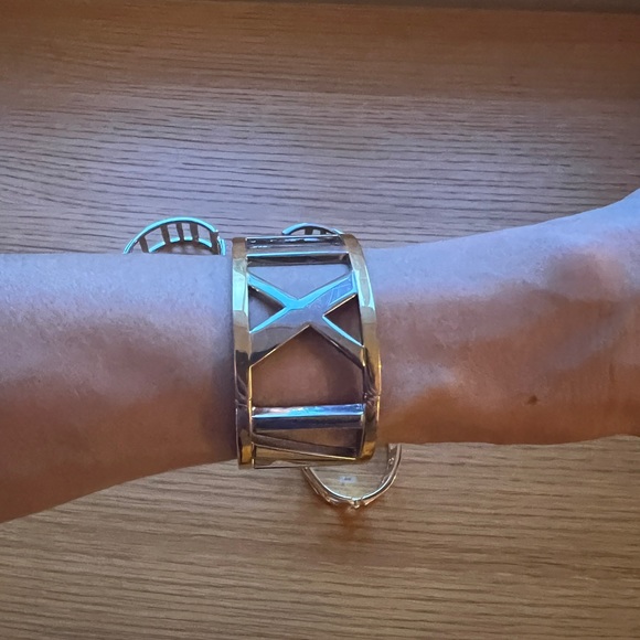 Bracelet bangle cuff. - Picture 1 of 9